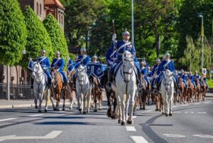 Stall- och ridhusvisning för ARK hos Beridna Högvakten